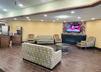 Studio 7 on Main hotel thumbnail 4