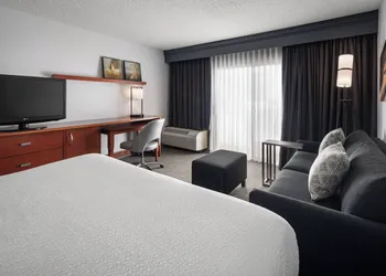 Courtyard by Marriott Pleasanton hotel thumbnail 5