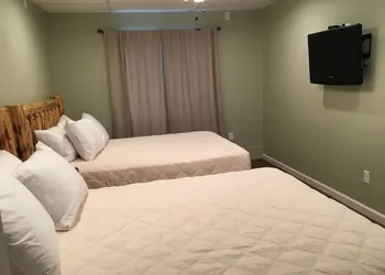 Glacier Basecamp Lodge hotel thumbnail 8
