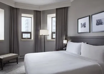 Delta Hotels by Marriott London Armouries hotel thumbnail 8