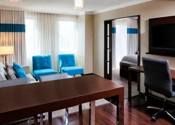 Four Points by Sheraton London hotel thumbnail 3