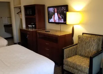 Clarion Inn & Suites Central Clearwater Beach hotel thumbnail 6