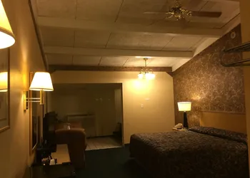 Red Carpet Inn hotel thumbnail 6