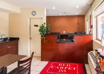 Red Carpet Inn Norwalk hotel thumbnail 2