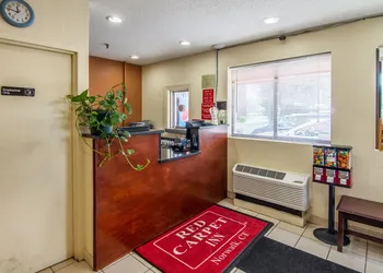 Red Carpet Inn Norwalk hotel thumbnail 4