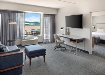 Courtyard by Marriott Stamford Downtown hotel thumbnail 4