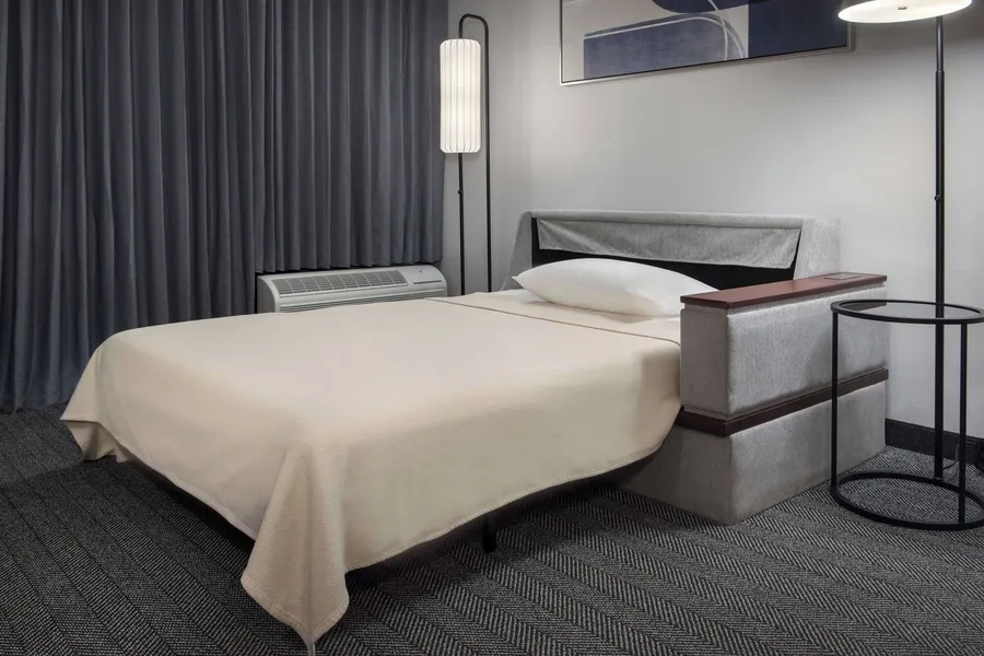 Courtyard by Marriott Norwalk hotel detail image 6