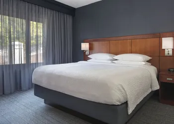 Courtyard by Marriott Norwalk hotel thumbnail 7
