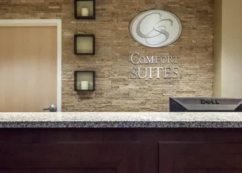 Comfort Suites Tulsa Central hotel thumbnail 2