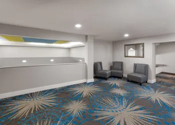 Days Inn by Wyndham Tulsa Central hotel thumbnail 3