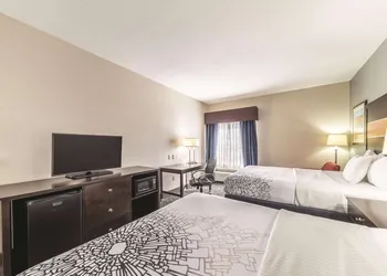 La Quinta Inn & Suites by Wyndham Tulsa - Catoosa Route 66 hotel thumbnail 6