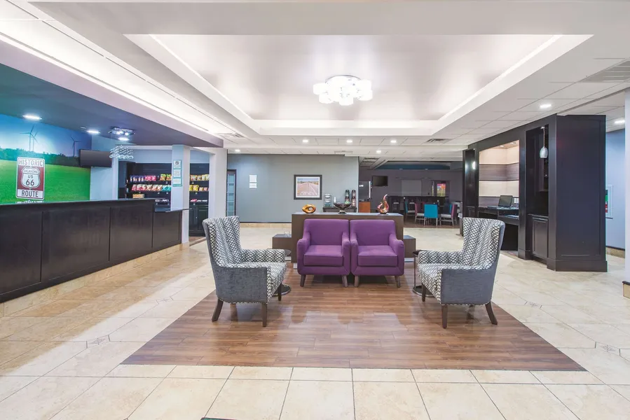 La Quinta Inn & Suites by Wyndham Tulsa Airpt / Expo Square hotel detail image 2