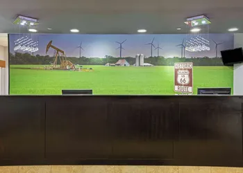 La Quinta Inn & Suites by Wyndham Tulsa Airpt / Expo Square hotel thumbnail 4