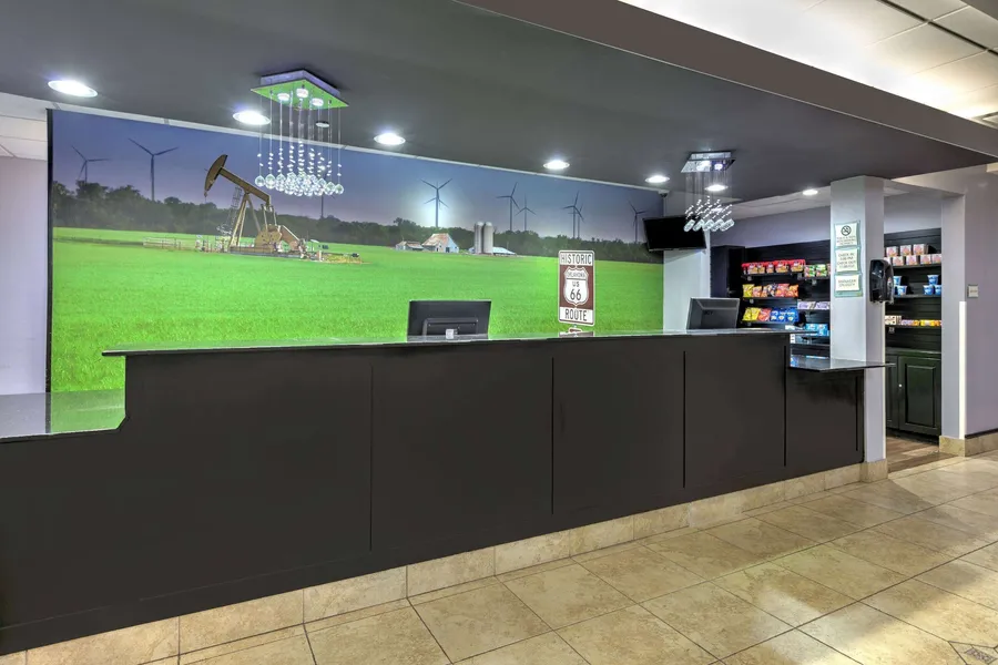 La Quinta Inn & Suites by Wyndham Tulsa Airpt / Expo Square hotel detail image 6