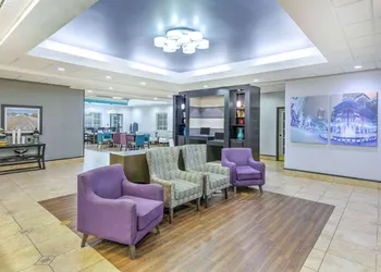 La Quinta Inn & Suites by Wyndham Tulsa Airpt / Expo Square hotel thumbnail 7