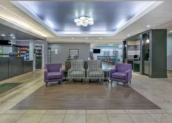 La Quinta Inn & Suites by Wyndham Tulsa Airpt / Expo Square hotel thumbnail 8