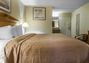 Quality Inn & Suites Fairview - Erie hotel thumbnail 7