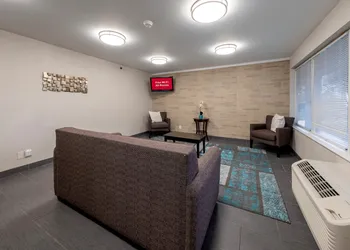 HomeTown Inn by Red Roof East Syracuse hotel thumbnail 4