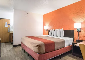 Motel 6 Elk Grove Village, IL hotel thumbnail 6