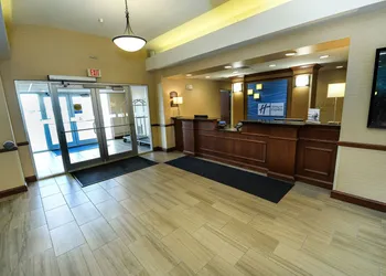 Holiday Inn Express Hotel & Suites Grand Forks by IHG hotel thumbnail 3