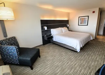 Holiday Inn Express Hotel & Suites Grand Forks by IHG hotel thumbnail 8