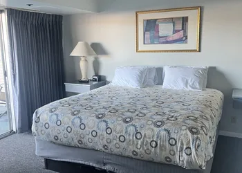 Satellite Hotel hotel thumbnail 8