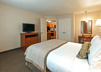 Candlewood Suites Pearland by IHG hotel thumbnail 6