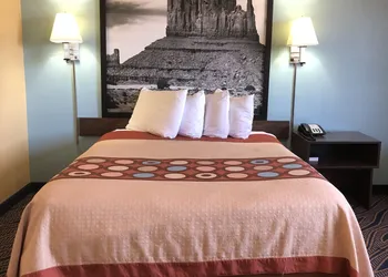 Super 8 by Wyndham Cedar City hotel thumbnail 6