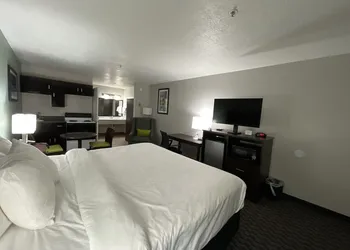 Wingate by Wyndham Cedar City hotel thumbnail 8