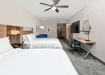 Holiday Inn Express & Suites North Dallas at Preston by IHG hotel thumbnail 4