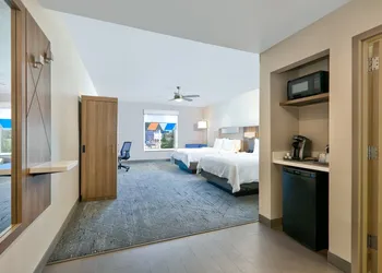 Holiday Inn Express & Suites North Dallas at Preston by IHG hotel thumbnail 5