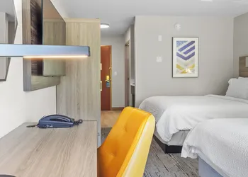 Holiday Inn Express Hotel & Suites Manchester Airport by IHG hotel thumbnail 8