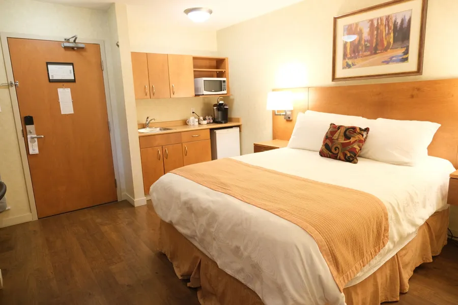 Rosslyn Inn and Suites hotel detail image 6