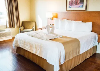 Rosslyn Inn and Suites hotel thumbnail 8