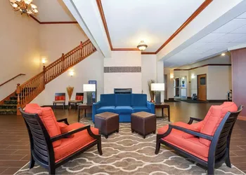Comfort Inn & Suites Madison North hotel thumbnail 2