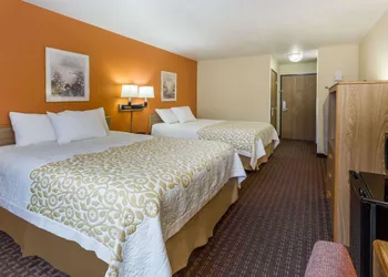 Days Inn by Wyndham Stoughton WI. hotel thumbnail 5