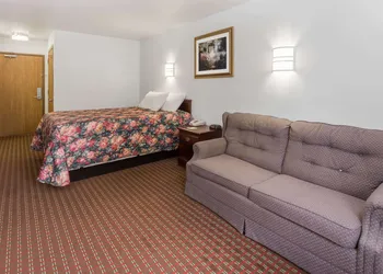 Days Inn by Wyndham Stoughton WI. hotel thumbnail 6
