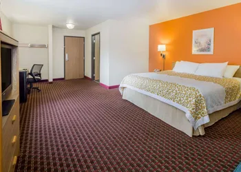Days Inn by Wyndham Stoughton WI. hotel thumbnail 8