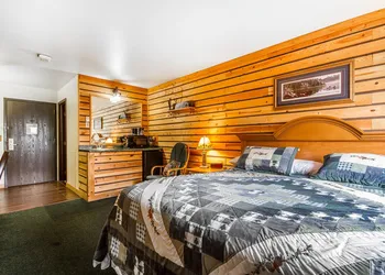 Rodeway Inn & Suites Madison East hotel thumbnail 3