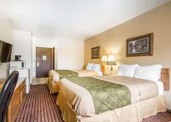 Rodeway Inn & Suites Madison East hotel thumbnail 5