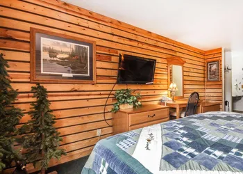 Rodeway Inn & Suites Madison East hotel thumbnail 7