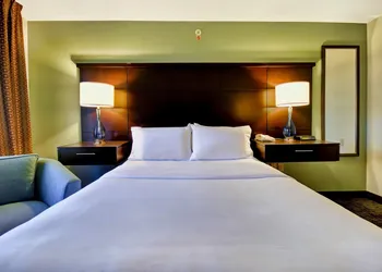 Staybridge Suites Madison East by IHG hotel thumbnail 4