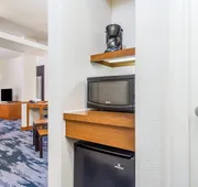 Fairfield Inn & Suites by Marriott Madison East hotel detail image 4