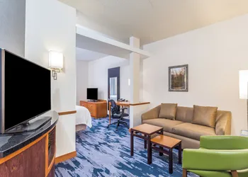 Fairfield Inn & Suites by Marriott Madison East hotel thumbnail 8