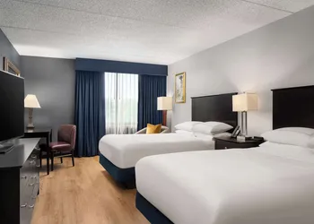 DoubleTree by Hilton Hartford - Bradley Airport hotel thumbnail 5