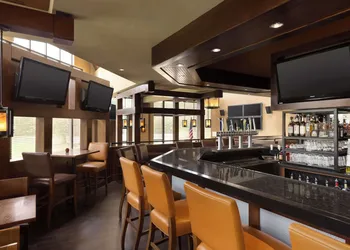 DoubleTree by Hilton Hartford - Bradley Airport hotel thumbnail 7