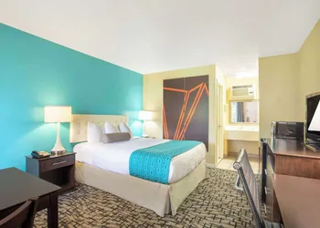 Howard Johnson by Wyndham Hartford South – Rocky Hill hotel thumbnail 6