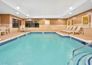 Holiday Inn Express & Suites Bradley Airport by IHG hotel thumbnail 7