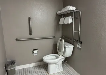 Motel 6 Enfield, CT - Hartford hotel thumbnail 5
