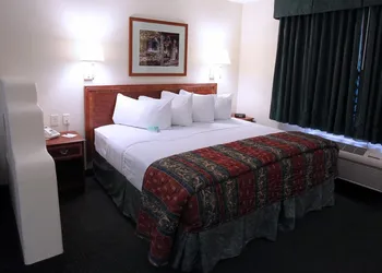 Garden Place Suites hotel thumbnail 8